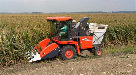 收割機(jī)收玉米視頻(收割機(jī)收玉米視頻全過程)縮略圖