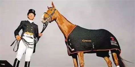 燕尾服是誰發明的(燕尾服是誰發明的知乎)縮略圖