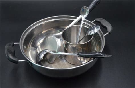 不銹鋼餐具如何清洗,不銹鋼餐具如何清洗干凈縮略圖