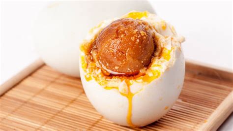 咸鴨蛋的腌制方法出油,咸鴨蛋的腌制方法出油皮縮略圖