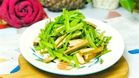 豆腐干炒芹菜(豆腐干炒芹菜家常做法)縮略圖