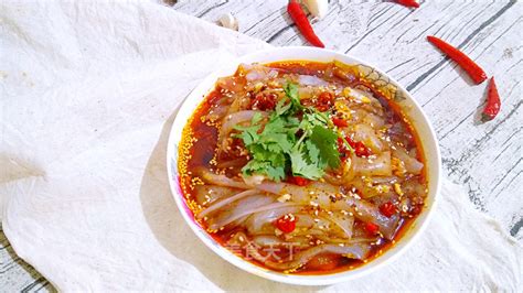 酸辣粉做法與配料,酸辣粉做法與配料步驟縮略圖