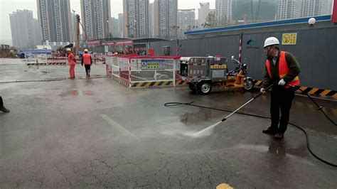 灑水車沖洗馬路(灑水車沖洗馬路牙)縮略圖